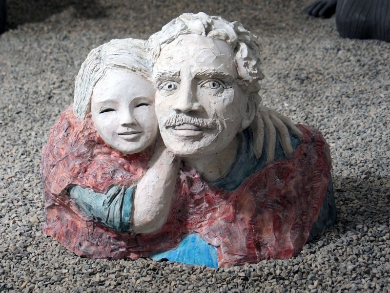 L'humanité duo sculptures polychromes
